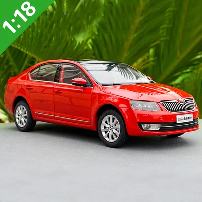 1/18 все новые SKODA OCTAVIA литая под давлением Металлическая Модель автомобиля игрушки для мальчика Подарочная Коллекция с новой коробкой - Цвет: Красный