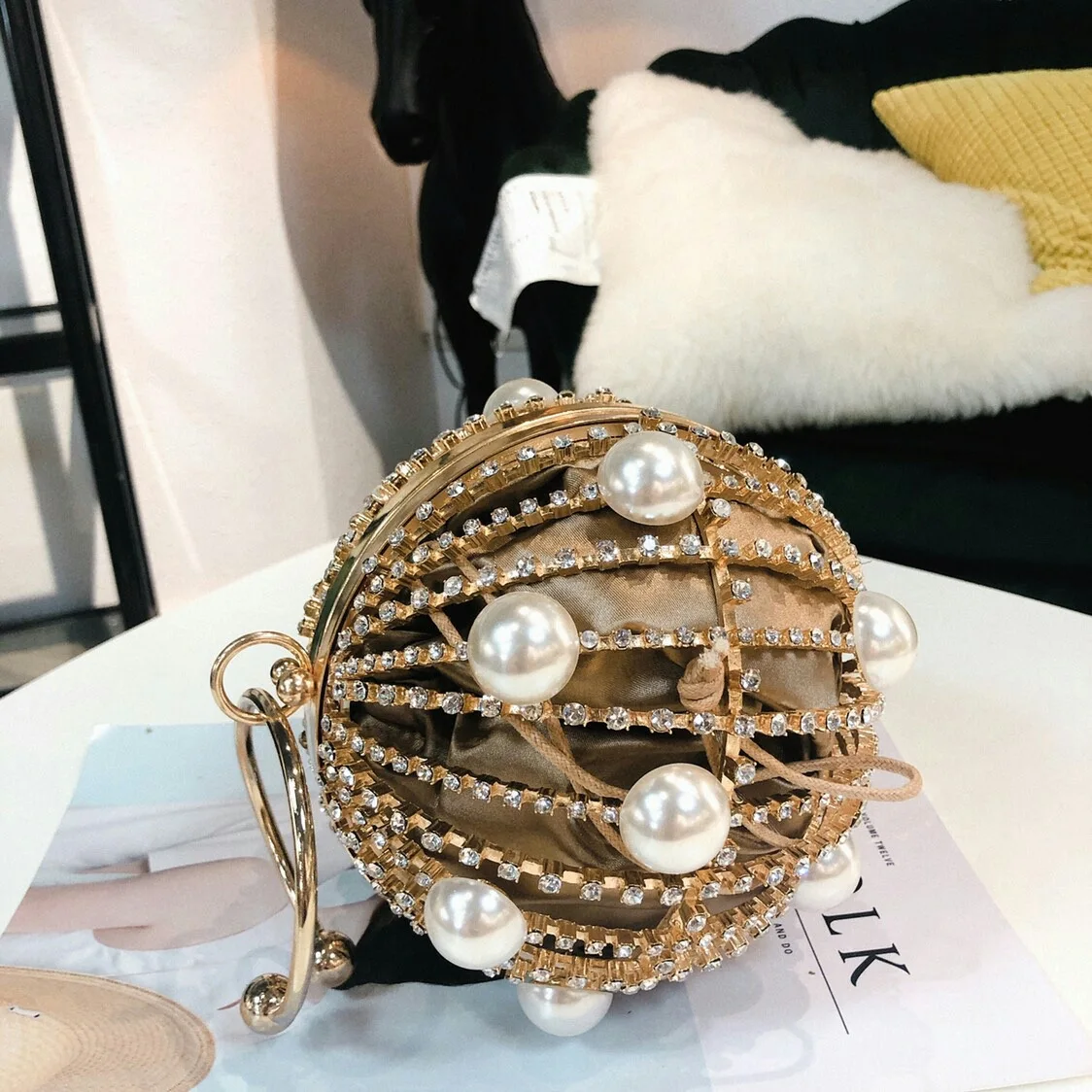 Ball Shaped Hollow Metal Alloy Party Bag Women Gold Cage Evening Bag Pearl Crystal Wedding Clutch Purses Gift Wristlets Handbags