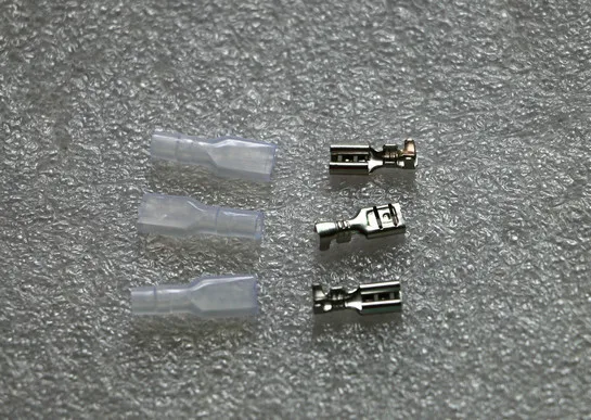 

50 pcs 4.8mm Faston Crimp Terminal 187 Female Connector and Transparent Sheath Inserted Spring Self-locking Plug Insulator