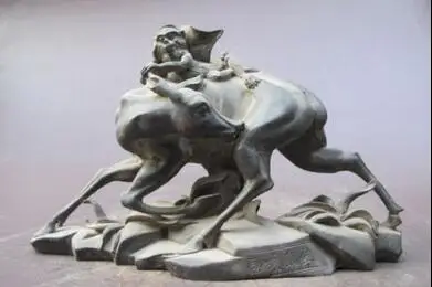 

China Classical pure Bronze Golden Monkey tease deer Animal statu