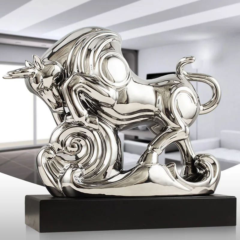 

Ceramic Sculpture Platinum Gold Silver Barbaric Cow Modern Sculpture Abstract Wood Base Statue Room Desktop Decorative Ornament