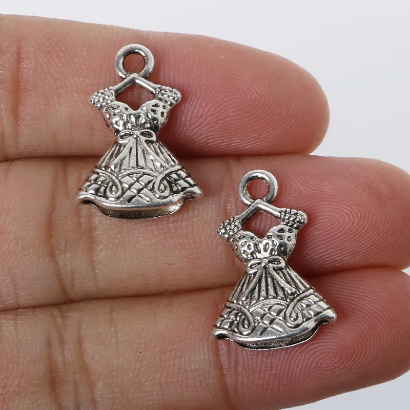 

Hot Bracelet Girls Gifts 6pcs 15x22mm Zinc Alloy Antique Silver Women Skirt Dress DIY Charms Pendants For Jewelry Findings
