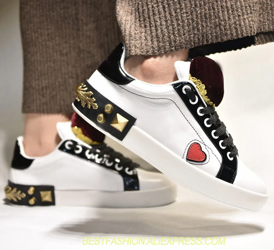 

Fashion women's shoes red heart-shaped sports spring and autumn models poker queen white platform shoes flat shoes graffiti