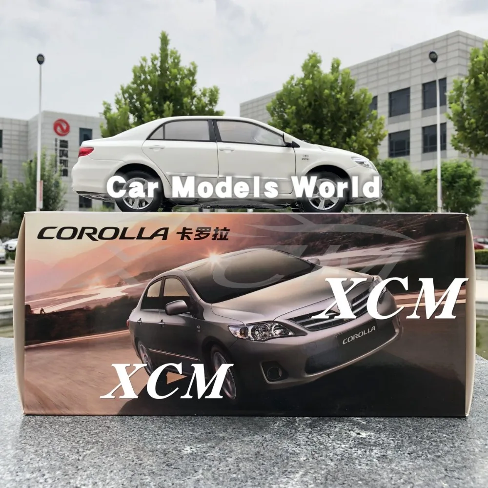 Литая под давлением модель автомобиля для старого Corolla 1:18 (белый) + маленький