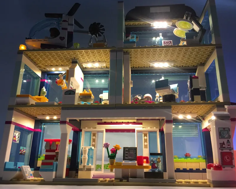 Цена Светодиодный светильник для лего 41318 и 01039 сердце озеро любовь больница Модель Строительный комплект (блок здание не входит в комплект)