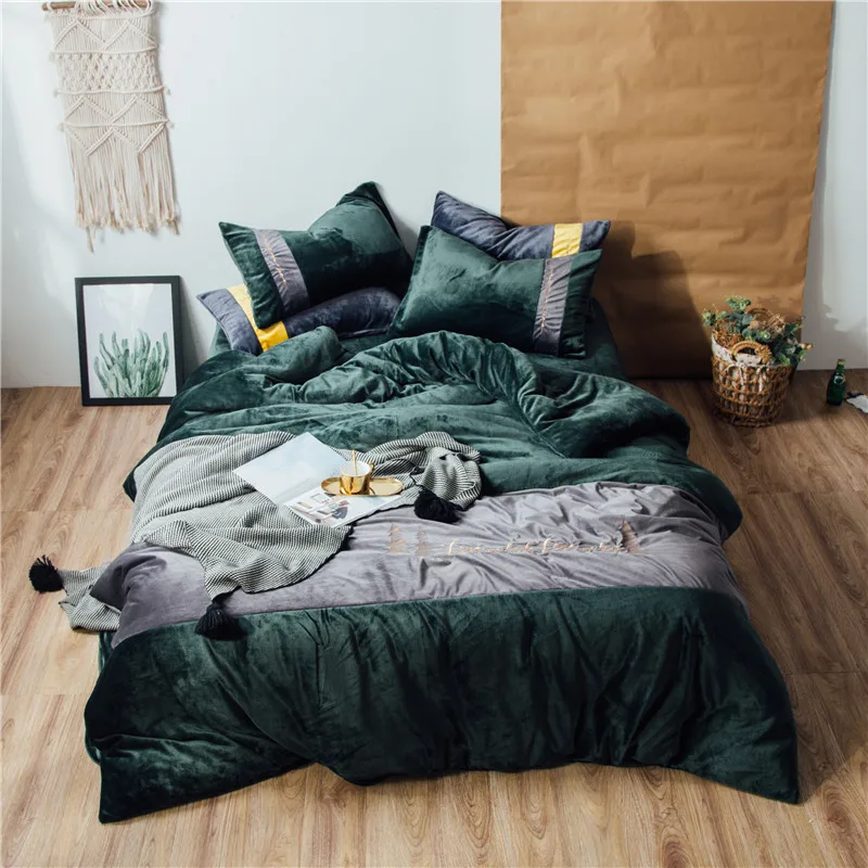 

2018 Embroidered Bedding Set Super Soft Velvet Duvet Cover Flat Sheet Pillowcase Comforter Bed Set Queen King Size