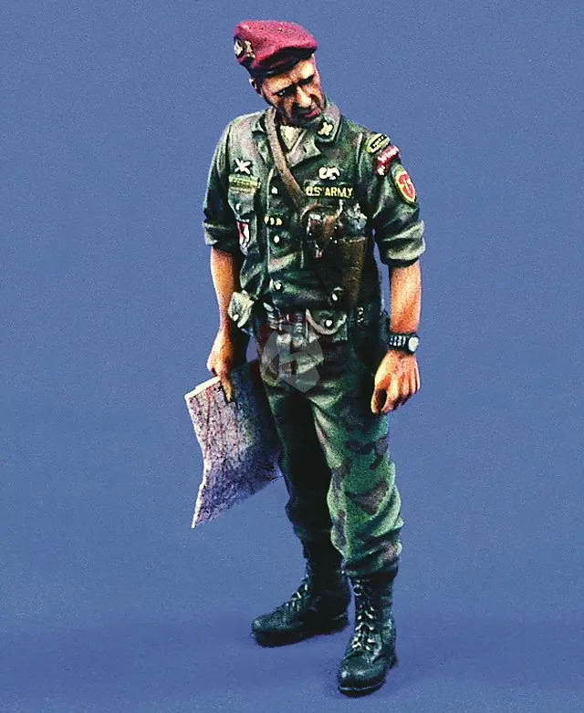 

Unpainted Kit 1/35 US Adviser to soldier in Vietnam War figure Historical Figure Resin Kit