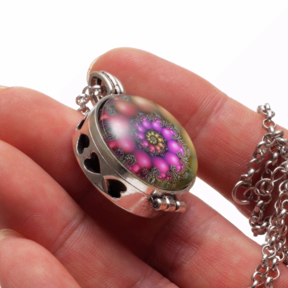 

RoyalBeier Hot Essential Oils Diffuser Necklace Vintage Aromatherapy Perfume Locket Pendant Necklace For Women Jewelry Wholesale
