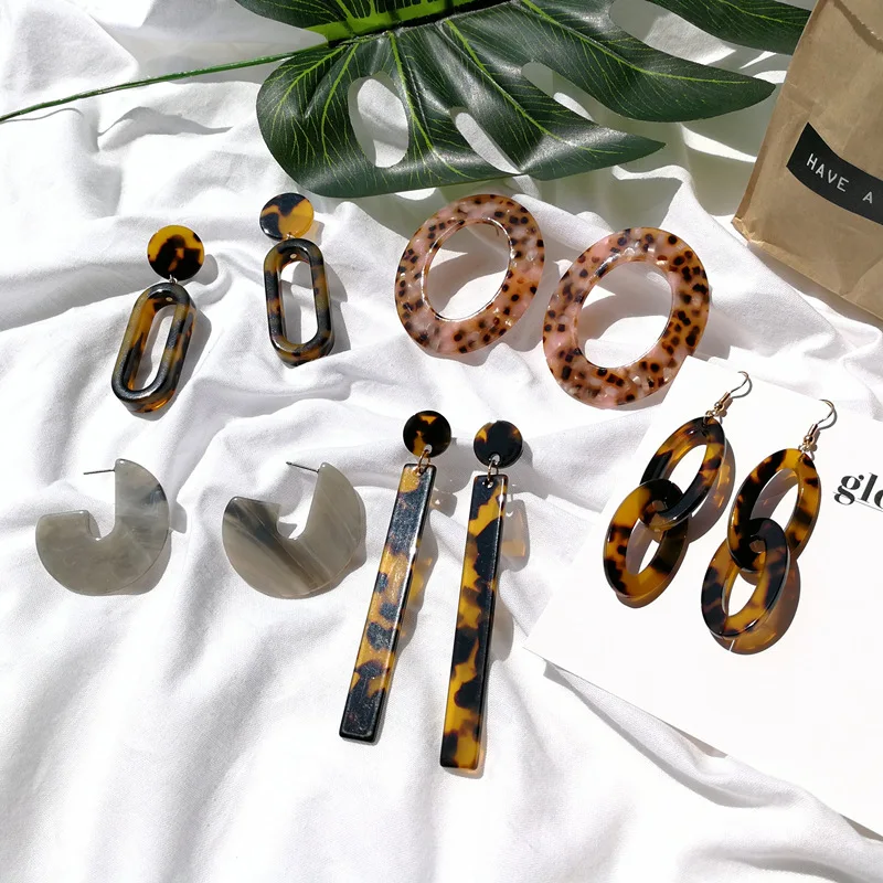 

Tortoiseshell Square Round C Stud Earrings Resin Round Earring New Arrival Sale Trendy Bohemian Earrings Elegant Design Jewelry