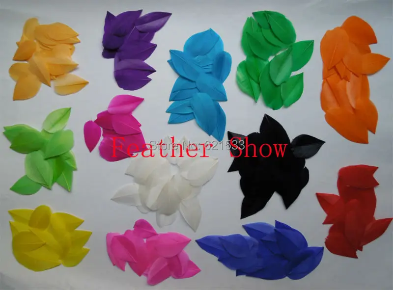 

Hot Sale!200Pcs/lot 3-5cm Multicolor Goose Feathers Tippy,Trimmed Goose Feathers,Feather Petals,DIY Feathers for Accessories