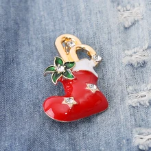 2019 Latest Christmas Stock Brooch Pin Cute Personality Design Brooch Denim Hat Hat Decoration Best Christmas Gift For Friends F cute rhinestone christmas hat cat christmas stocking brooch