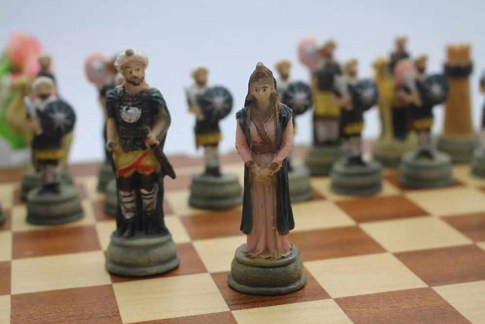 Высокое качество шахматы древний Арабской смолы символов Куклы шахматы смолы плесень классический Международный мультфильм шахматы