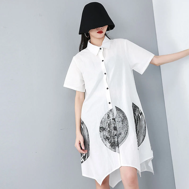  [EAM] 2020 New Spring Summer Lapel Short Sleeve White Pattern Printed Loose Irregular Loose Shirt W