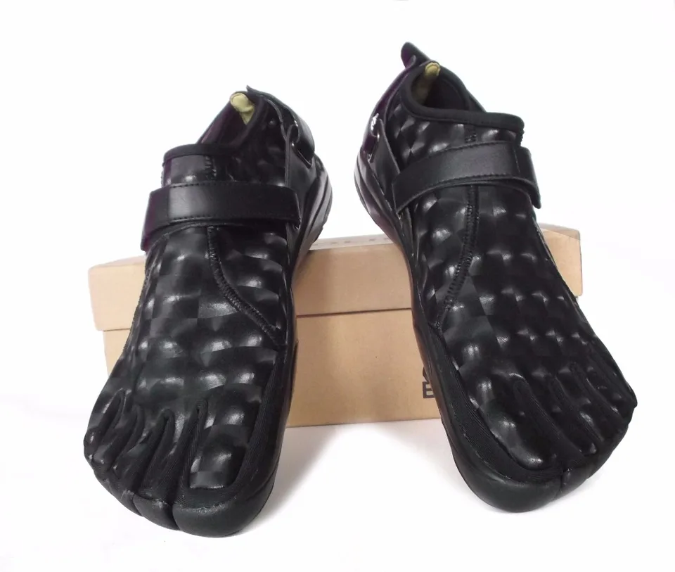 finger toe water shoes