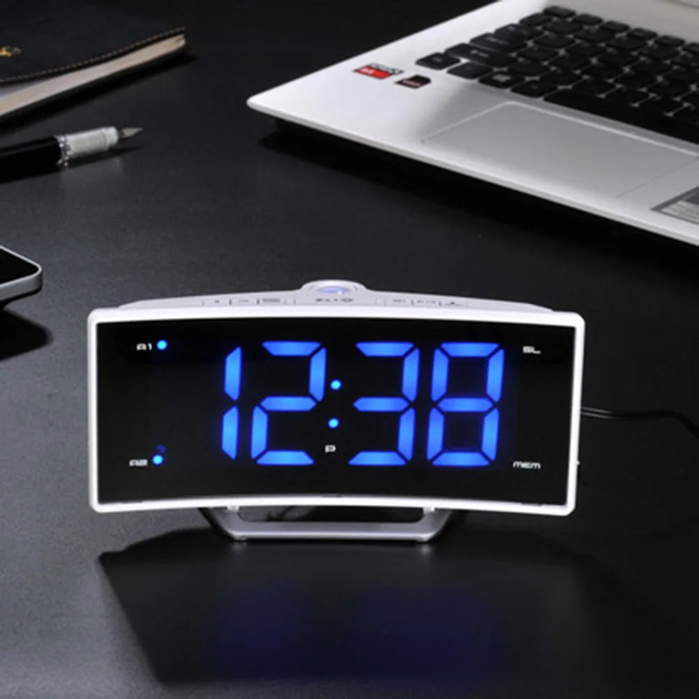 Двойной сигнал тревоги FM радио светодиодные цифровые часы Электронный настольный проектор часы USB зарядное устройство Порт ночные светильники Повтор