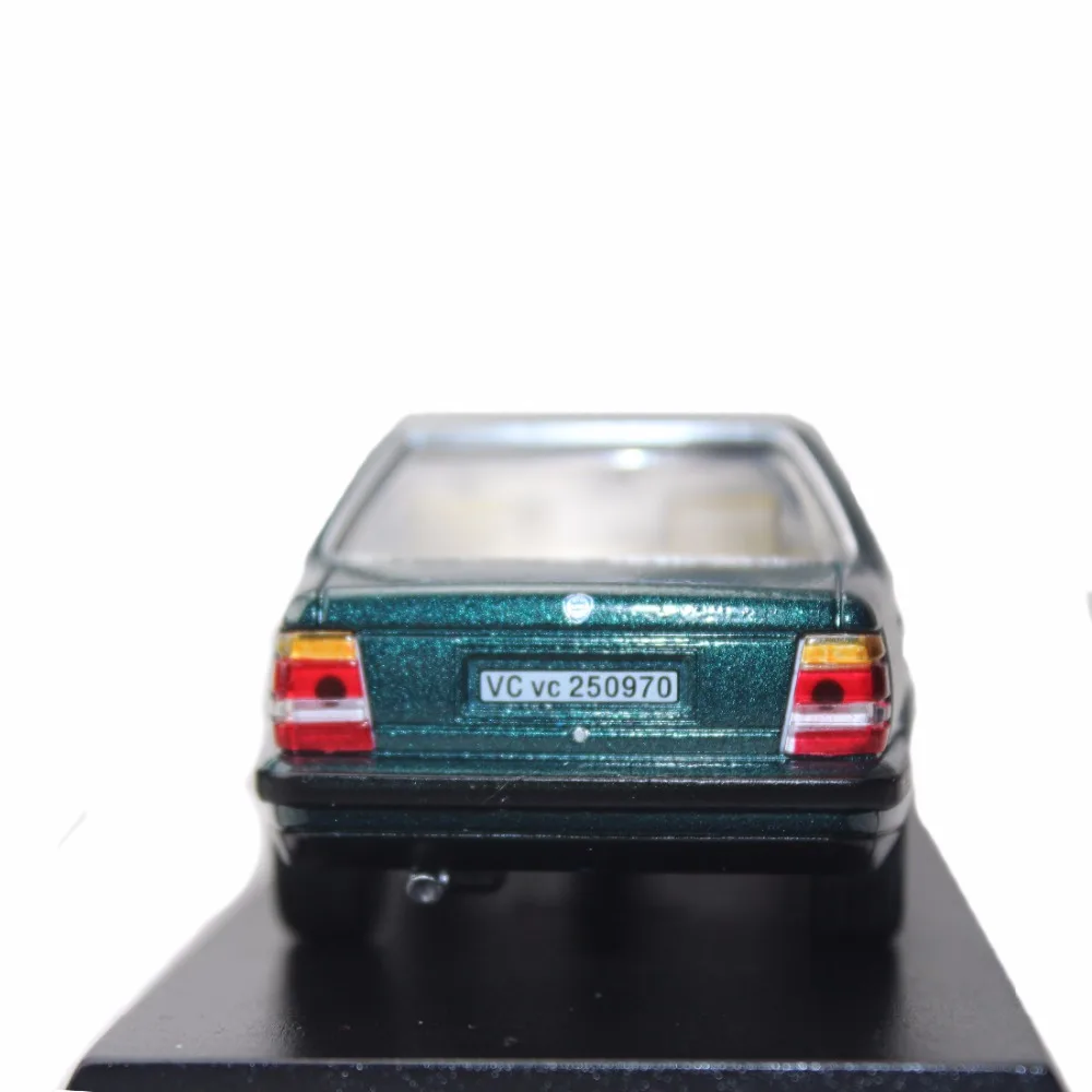Литье под давлением 1/43 масштабная модель автомобиля LANCIA THEMA TURBOI.E.1988 литая игрушки