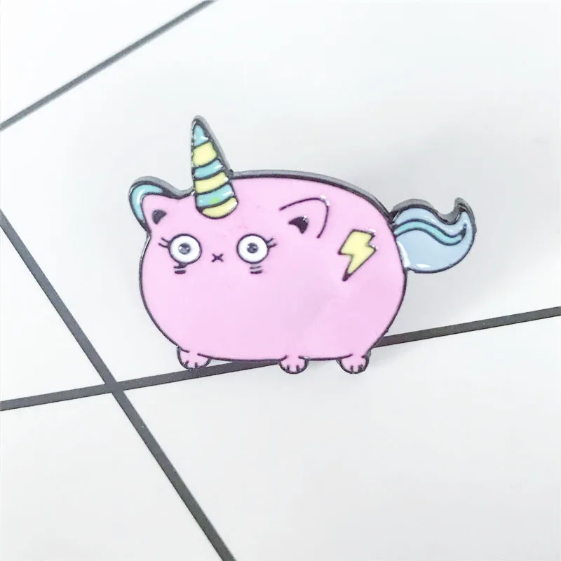 

New Pink Girl Heart Unicorn Cat Lightning Unicorn Pig Brooch Big Eyes Girl Pig Child Cartoon Animal Cute Brooch Gift Jewelry