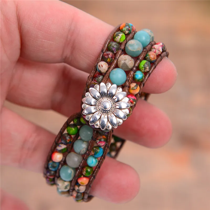 Женский трехслойный браслет Boho из натурального камня круглой формы с кожаным