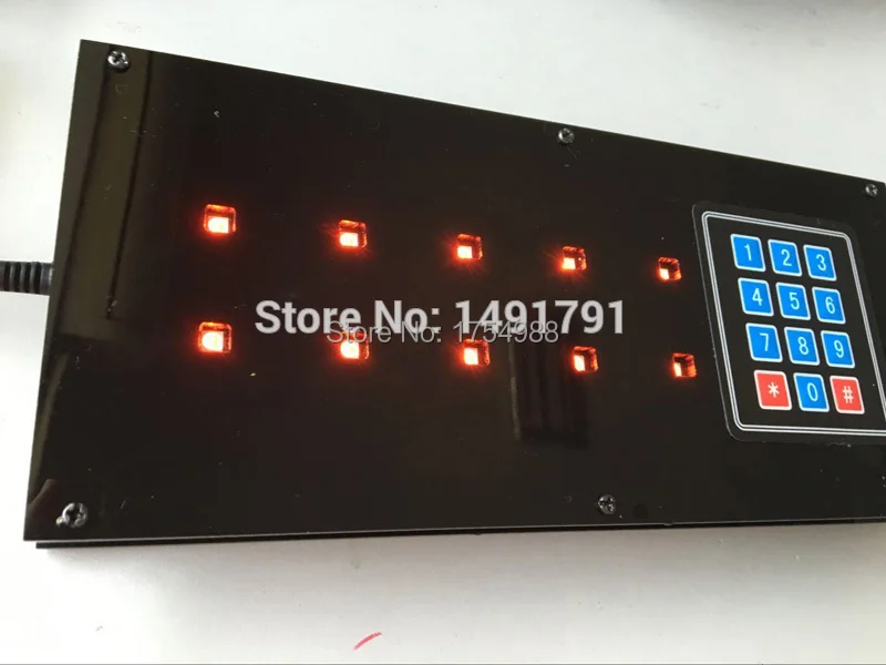 Blue-memory-panel-Real-life-escape-room-game-prop-blue-diodes-panel-Takagism-light-memory-teamwork (3).jpg