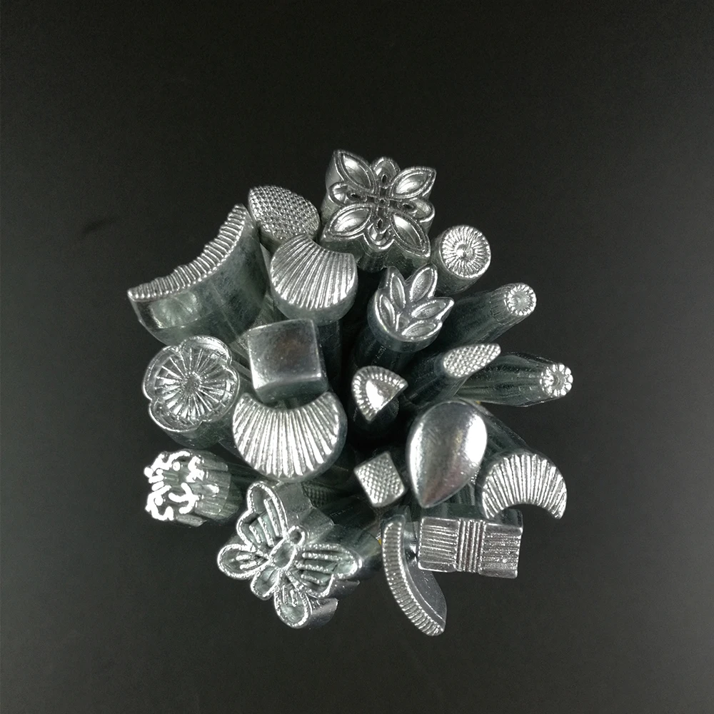 

20Pcs/Set Leather Craft Working Saddle Making DIY Tools Carving Leather Craft Stamps Various Pattern for Wallet/Belt/Bag