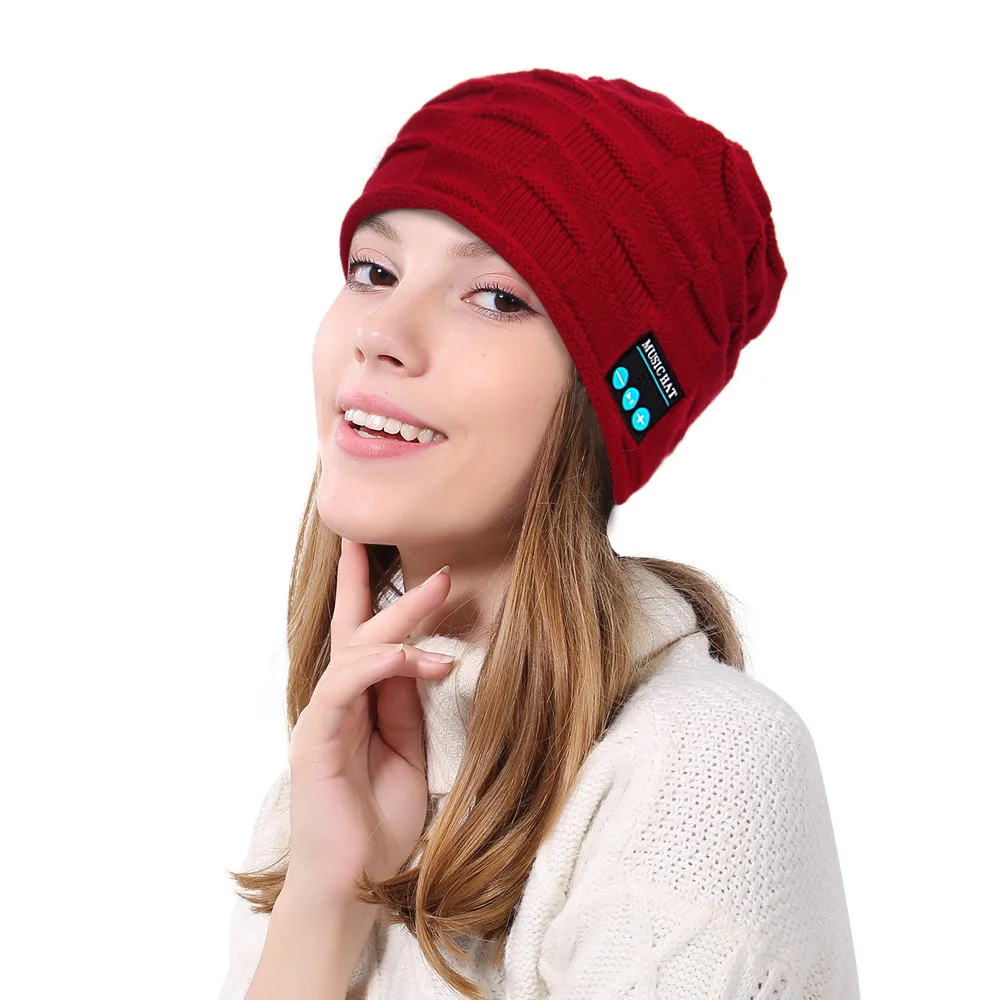 шапка наушники. девушка в шапке поет. Ranboo beany. Hat music. музыкальная шапочка.