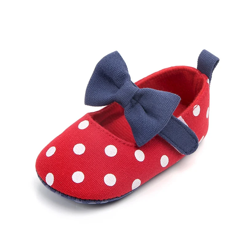Осенняя хлопковая повседневная обувь с бантом для маленьких девочек; обувь для малышей; милая прогулочная обувь с нескользящей мягкой подошвой для новорожденных