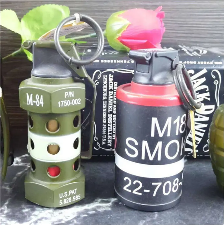 

Creative Eating Chicken Smoke Bomb Gasoline Lighter Sculpture Portable Gas Lighter Metal Petrol Lighter Gadgets for Men