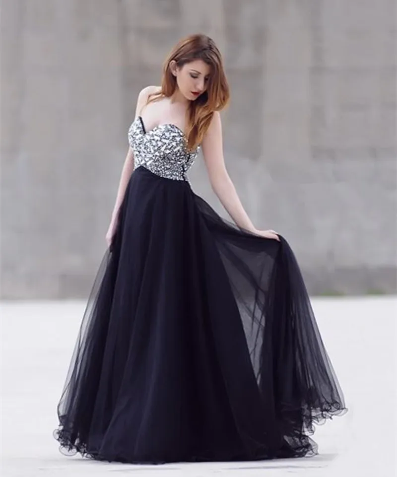 Negro Sweetheart del hombro A Line palabra de longitud tul