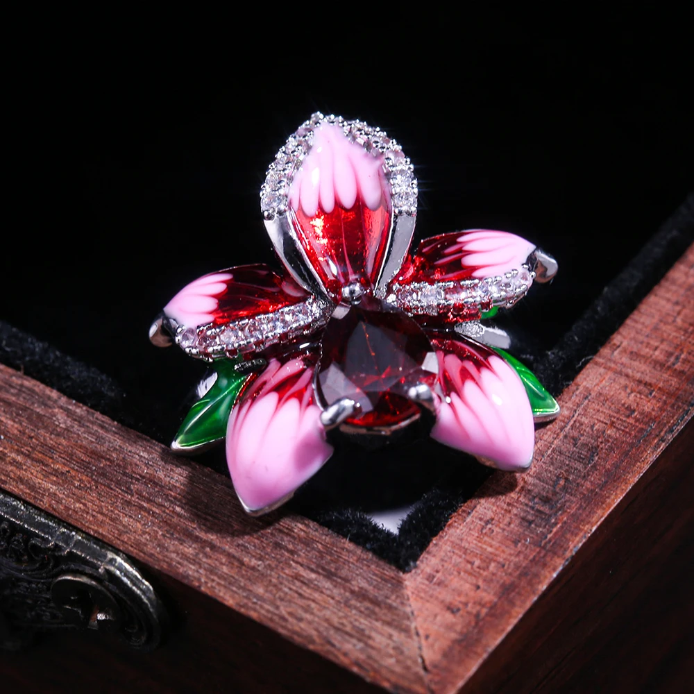 Huitan розовый Blosom Персиковый Цветок Гипербола женское кольцо из голубого топаза lasamero Band с грушевидным циркониевым камнем женское Ювелирное кольцо среднего размера