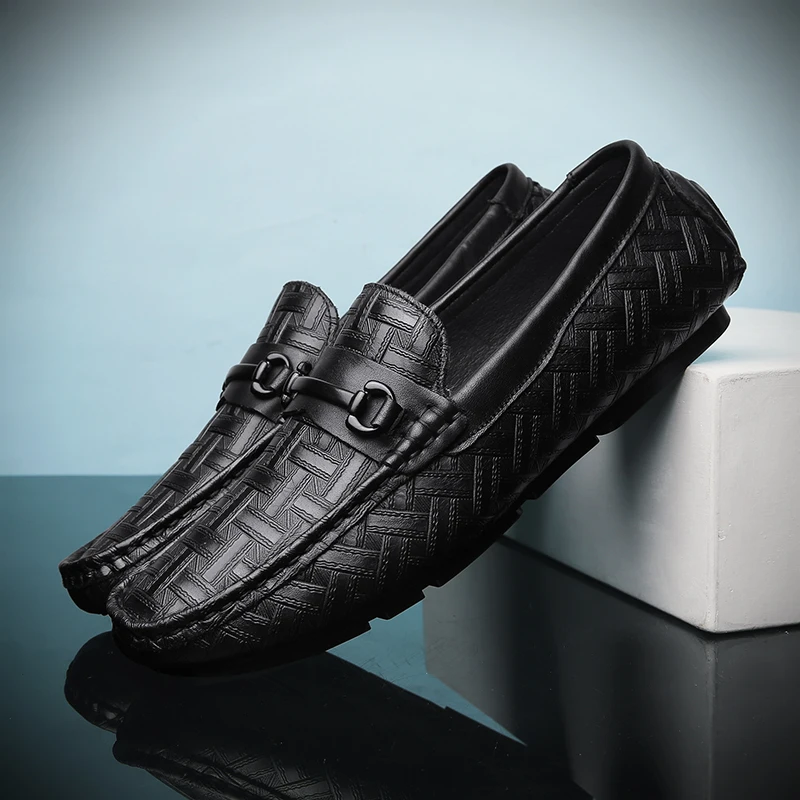 

Fashion Brand Men Loafers shoes outdoor slip on genuine Leather Men's Casual Boat Shoes For Men Moccasins Chaussure Homme L4