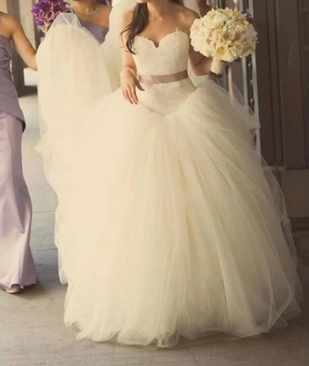 

romantic new fashionable tulle sexy belt sweetheart vestido de novia renda casamento ball gown wedding dress 2016 free shipping