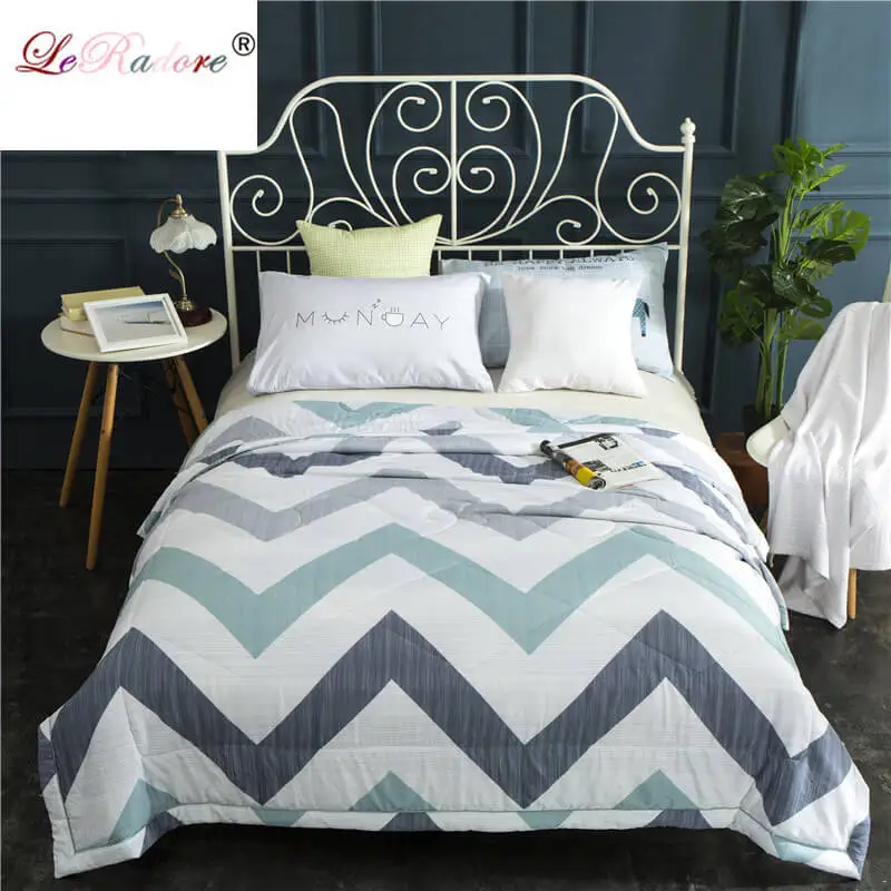 

LeRadore 2018 New Silky Bed Comforters for Summer Autumn Polyester Blanket Modal Fabric Full Queen Size Blankets Free Shipping