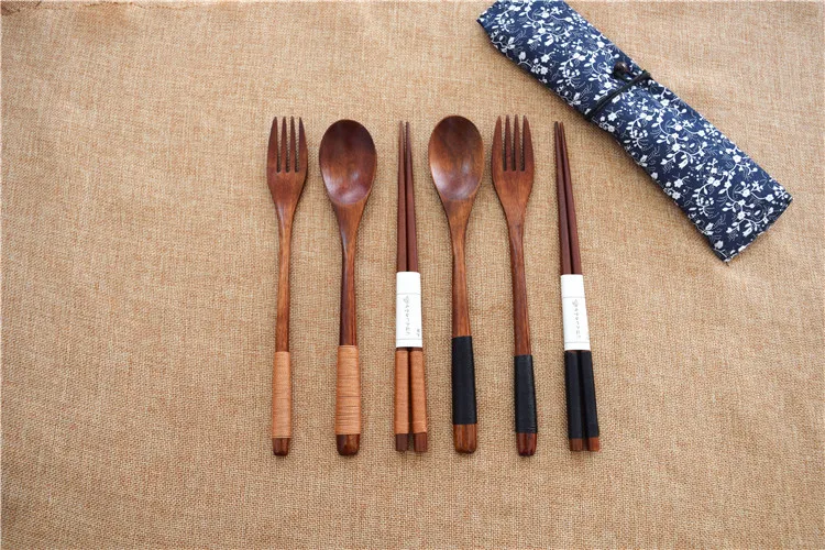 

Japanese Natural Wooden dinnerware set bamboo Fork spoon chopsticks With Cloth Packing Restaurant Dining Room Dinnerware Set