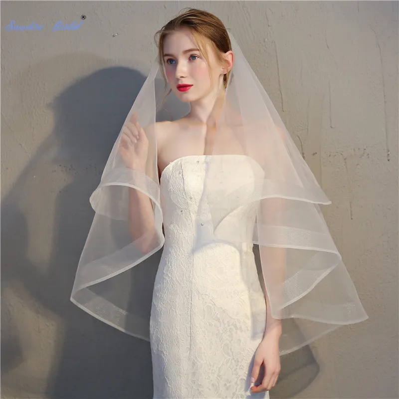 

Favordear Simple Short 2 Layers Wedding Veil Ivory Pencil Edge Fingertip Length Bridal Veil with Comb Wedding Accessories