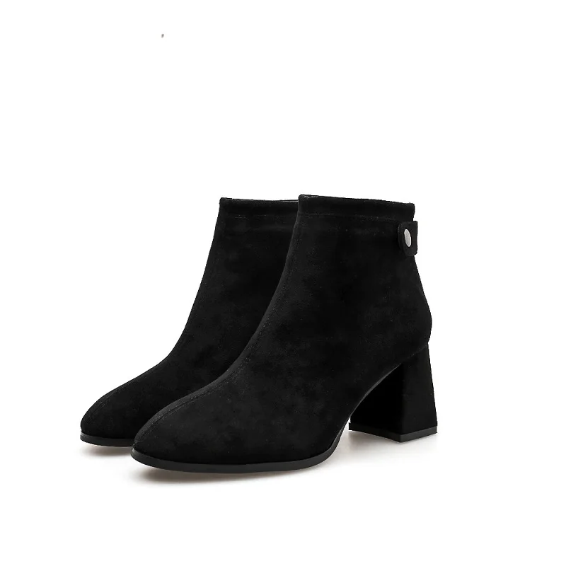 

2018 autumn and winter new thick with pointed toe plus velvet thick low tube Martin boots women's boots black ljj 0116