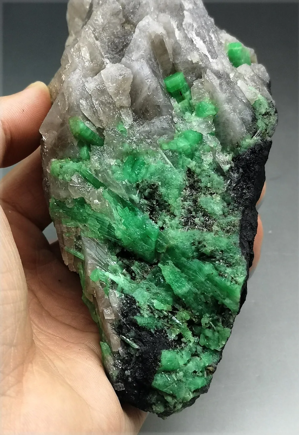 

Big! 530g Natural rare emerald mineral Original Stone crystal teaching specimen stone collection from China