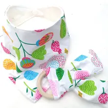 Детские нагрудники из хлопка Водонепроницаемый слюни треугольное полотенце для мальчиков и девочек младенцев мультфильм нагрудники+ кольцо для прорезывания 2 шт. Burp Полотна нагрудники для новорожденных