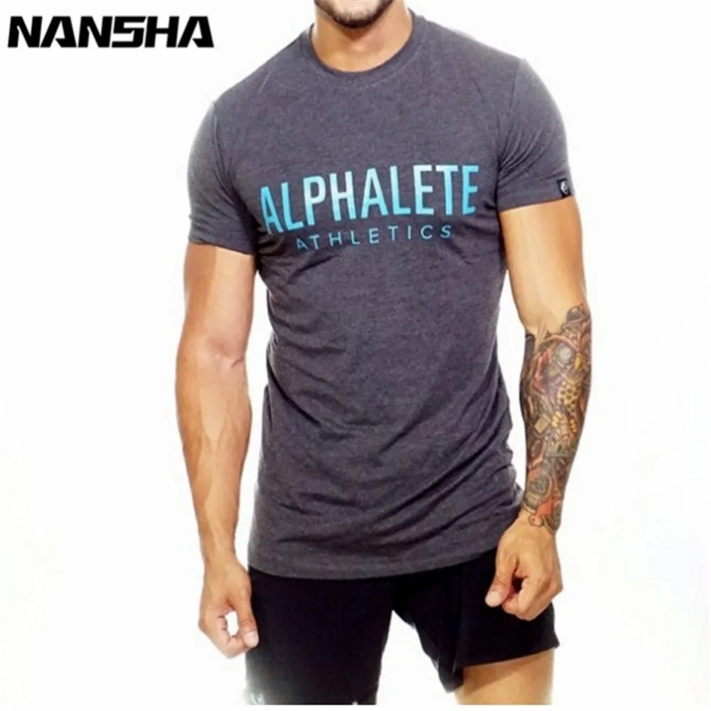 ALPHALETE الصيف جديد الرجال الجمنازيوم T قميص اللياقة البدنية كمال الاجسام نجوم النادي الأهلي ضئيلة قمصان الموضة الترفيه بأكمام قصيرة القطن المح...