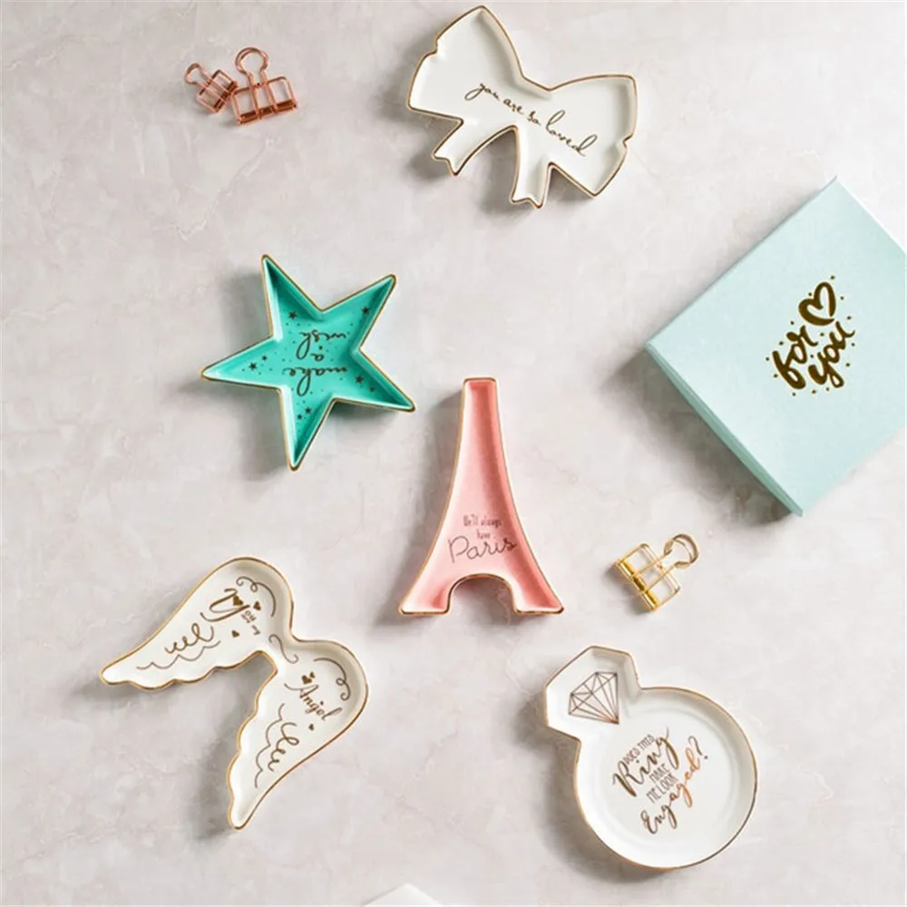 

Diamond Bow Jewelry Ceramic Trays Desserts Snack Cosmetic Holder Earrings Mr Mrs Gold Porcelain Plate Wedding Gift Decoration