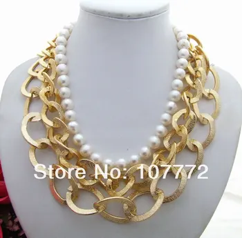 

White Pearl Necklace