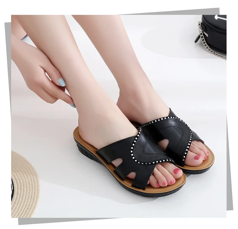 US $20.74 17% OFF|Europeand und Amerikanischen stil echte schuhe frauen hausschuhe kuh leder low ferse gleitet keil sommer schwarz rot plus größe 40 US $20.74 17% OFF|Europeand und Amerikanischen stil echte schuhe frauen hausschuhe kuh leder low ferse gleitet keil sommer schwarz rot plus größe 40