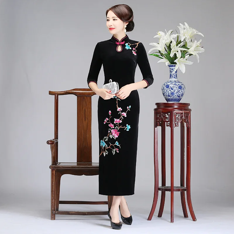 Lady Chinese Embroidery Dresses Classic Velvet Long Qipao Elegant Plus