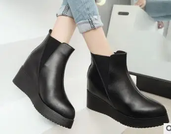 

2018 new European and American pointed wedges with Martin boots female increased boots.