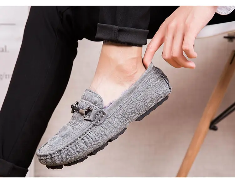 Men Loafers Plush Keep Warm Soft Moccasins Winter Suede Leather Slip On Shoes Casual Mens Fur Flats Gommino Driving Shoes Black