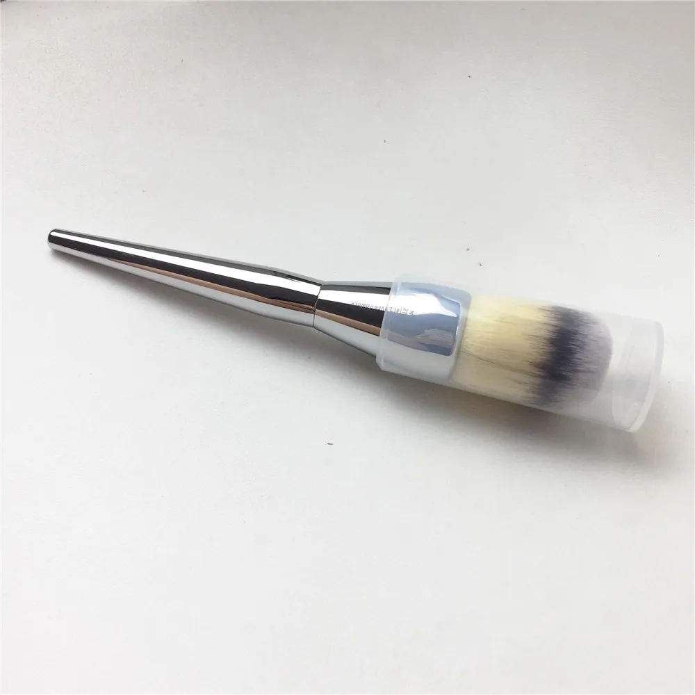 It Cosmetics Live Beauty Fully 211 All Over Powder Brush _ 5