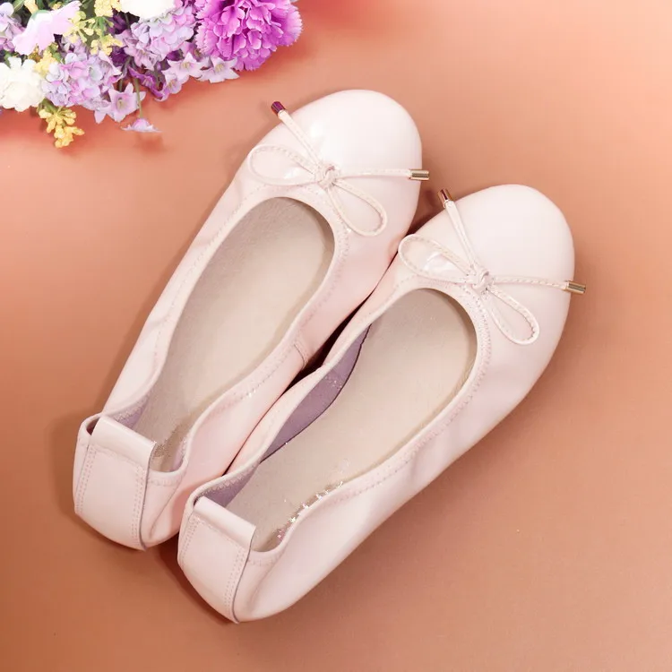 Плюс Размеры Модные женские туфли из натуральной кожи балетки на плоской подошве складная обувь Портативный путешествия Туфли без каблуков rollable Обувь для танцев - Цвет: pink Patent leather