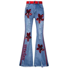 Пайетки цветы с вышитой надписью расклешенные брюки джинсы Демисезонный Для женщин модные, пикантные боковые молнии рваные джинсовые штаны W1641