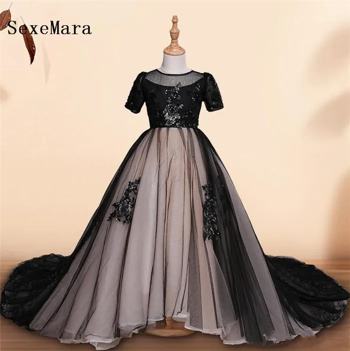 

Real Pictures High Quality Black Lace Flower Girls Dresses for Wedding Short Sleeve O Neck Girls Birthday Dress Pageant Gown
