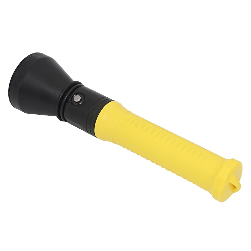 XHP70 Diving Flashlight (2)