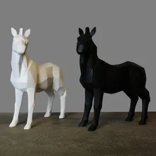 Geometric White/ Black Horse/ Giraffe Ornaments Cabinet TV Family Decorative Pop Art Craft Ornament Resin Crafts Love Gift